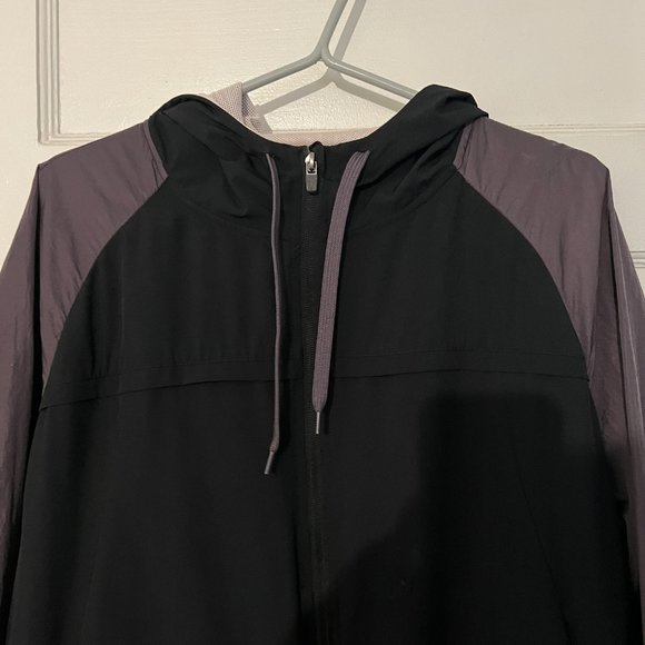 Fabletics Karen Colourblocked Rain Jacket/Windbreaker - Picture 5 of 7